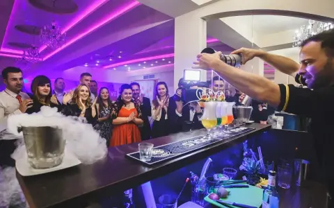 Barman na wesele: Ile kosztuje i jak zmaksymalizować zarobki?
