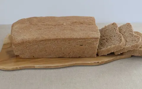 Chleb chmurka: Niedostępny w sklepach? Upiecz go w 3 składnikach!