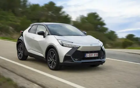 Ile kosztuje Toyota hybryda? Ceny, porównania i oferty promocyjne
