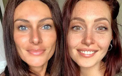 Due volti vicini, uno con occhi azzurri e pelle abbronzata, l'altro con occhi nocciola e lentiggini. I colori autunno armocromia esaltano la loro bellezza naturale.