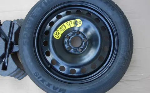 Gdzie koło zapasowe Ford Kuga? Lokalizacja MK1, MK2, MK3