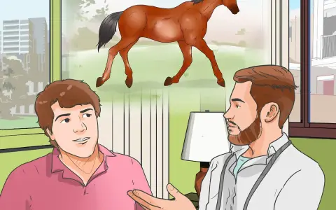Un homme discute avec un vétérinaire, préoccupé par un jarret cheval gonflé. Le cheval galope dans un paysage champêtre en arrière-plan.