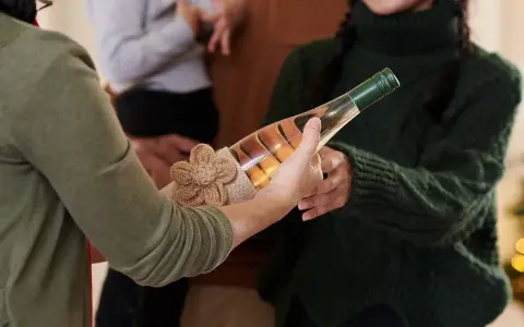 Jak wybrać idealny alkohol na prezent, aby zachwycić obdarowanego?