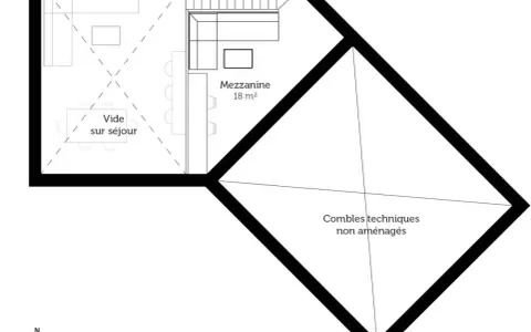 Plan maison 100m2 à étage : vue en coupe d'une mezzanine avec salon et salle à manger, et combles techniques non aménagés.