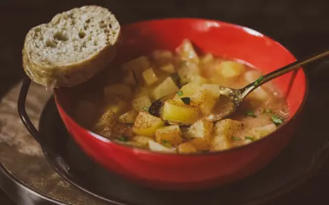 Minestra di Patate: Ricetta Classica, Varianti e Segreti (Max 70 Caratteri)