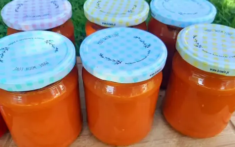 Szybki i smaczny sos spaghetti w słoiku – przepisy i porady