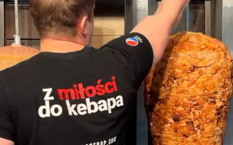 Gdzie jest najbliższy kebab? Znajdź i wybierz najlepszy w okolicy!