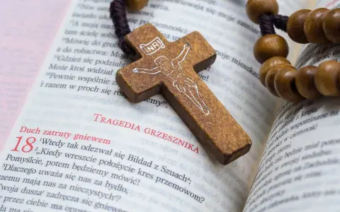 Kiedy powstała księga hioba? Odkryj jej tajemnice i historię