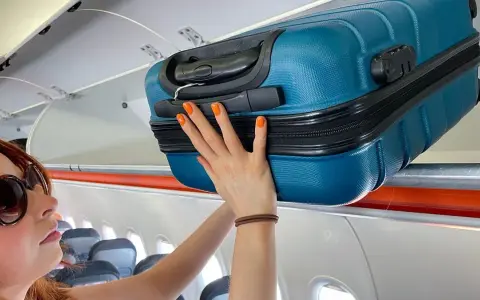 Qué es equipaje de mano y cómo evitar problemas en tu vuelo