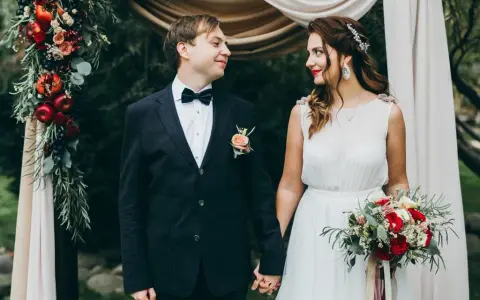 Ile dają chrześni na ślub? Zaskakujące kwoty i tradycje w Polsce