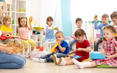Ile lat chodzi się do przedszkola? Sprawdź ważne informacje i wyjątki