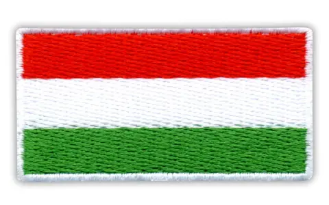 Naszywka z flagą Węgier: czerwony, biały i zielony pas.
