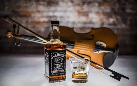 Zacier na whisky Jack Daniel's i skrzypce. Idealne połączenie dla koneserów.