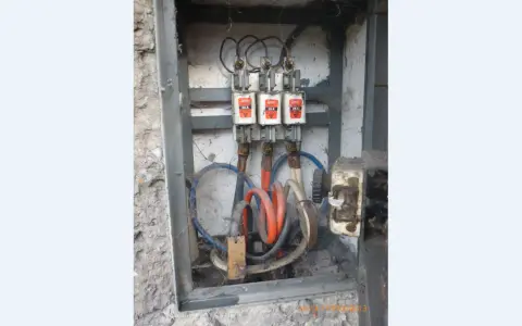 Koszt przeniesienia skrzynki elektrycznej: Ile zapłacisz i jak to zrobić?