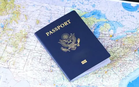 Paszport USA na mapie. Planujesz podróż? Sprawdź, czy do Islandii można lecieć na dowód osobisty, czy potrzebny jest paszport.