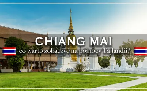 Złota pagoda i białe stupy w Chiang Mai, co warto zobaczyć na północy Tajlandii? Piękny, zielony trawnik i błękitne niebo.
