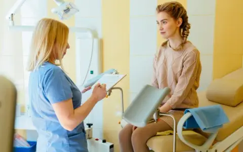 Jak przygotować się do wizyty u ginekologa? Bez stresu i pytań