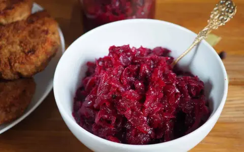 Gotowe buraczki na zimę rewelacja! Aromatyczne, w słoiku i miseczce, idealne do kotletów.