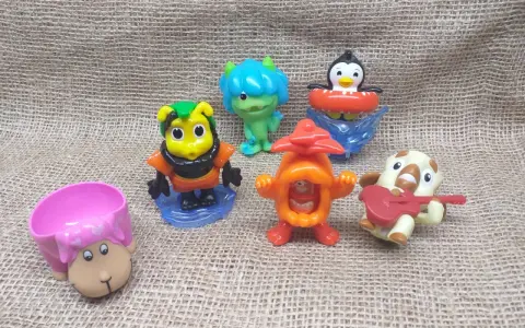 Kinder Jajko Maxi: Jakie zabawki i sekrety kryje gigant?