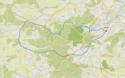Karte mit markierter Route für eine Radtour rund um Stuttgart, vorbei an Orten wie Renningen, Leonberg und dem Flughafen.