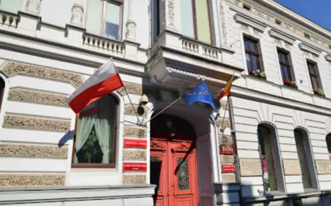 Paszport w Łodzi: Gdzie, jak, ile? Poradnik bez kolejek!