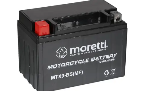 Czarny akumulator motocyklowy Moretti MTX9-BS(MF) 12V8Ah. Czy to model AGM czy żelowy?