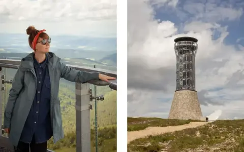 Kobieta na tarasie widokowym z widokiem na góry, obok wieża widokowa. Trasa na Śnieżnik oferuje piękne krajobrazy.