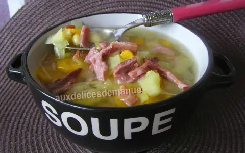 Soupe poireaux carottes: le secret d'un velouté savoureux et facile