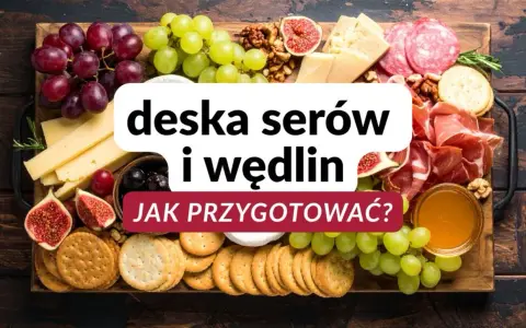 Przykładowa deska serów i wędlin z winogronami, figami, orzechami i miodem.
