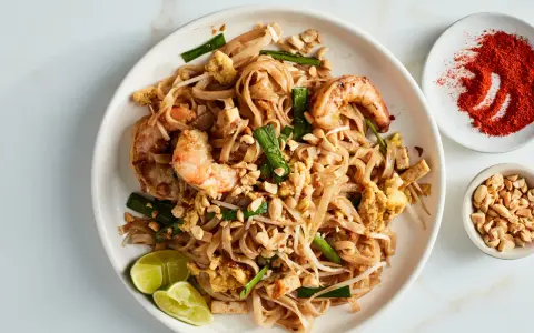 Autentyczny Pad Thai w domu: Odkryj sekret idealnego smaku