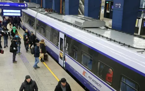 Ile procent zwraca PKP za bilet? Sprawdź, ile stracisz przy zwrocie
