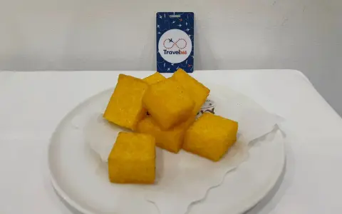 Frittelle di mais dorate, un assaggio della tipica cucina barese.