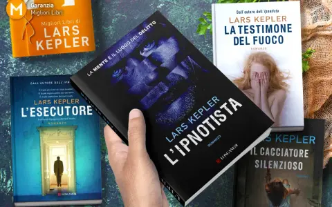 L'ultimo libro di Lars Kepler, "L'Ipnotista", è in primo piano, circondato da altri suoi romanzi.