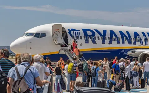 Jak wybrać biuro podróży? Ekspert radzi: uniknij pułapek!