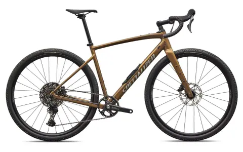 Brązowy rower gravelowy Specialized z lekką ramą aluminiową, gotowy na każdą trasę.