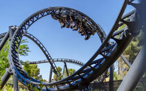 Las emocionantes atracciones de Batman en Parque Warner que no te puedes perder