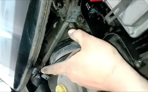 Wycieraczki Audi A4 B6 nie działają? Regeneracja lub wymiana DIY