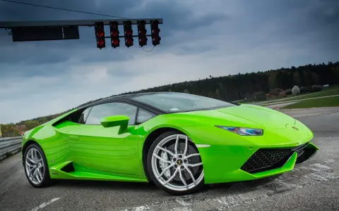 Jak się mówi Lamborghini? Odkryj poprawną wymowę po polsku