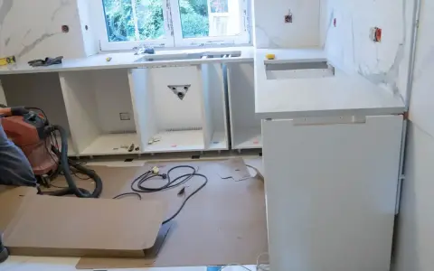 Montaż kuchni IKEA: Jak nie przepłacić? Cennik i wskazówki