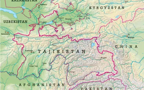 Tadżykistan mapa z zaznaczonymi miastami jak Duszanbe, Chodżent, Kulob i Khorog. Granice z Uzbekistanem, Kirgistanem, Chinami, Afganistanem i Pakistanem.