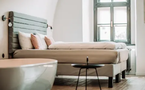 Ile kosztuje nocleg w hotelu w Polsce? Ceny, pułapki, oszczędności