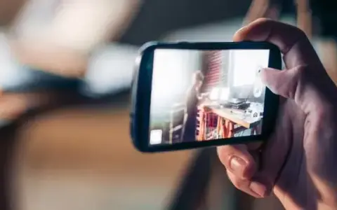 Popraw jakość zdjęć: AI, smartfon i światło. Sprawdzone metody!