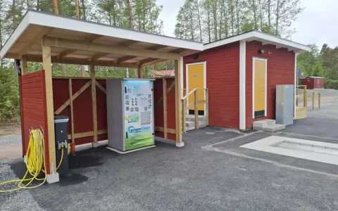 Tömning och rengöring för husbilar vid spiken camping. En modern station med allt du behöver.