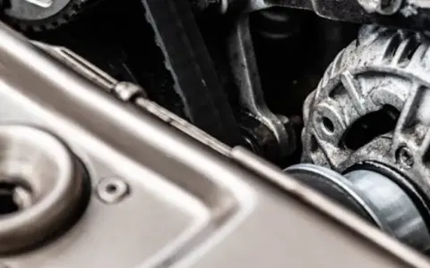 Alternator: Klucz do energii w aucie. Co to, jak działa, awarie?