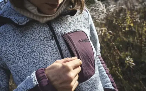 Bluza sherpa - co to znaczy i dlaczego warto ją mieć?