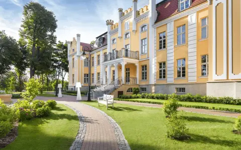 Leśny Dworek Korne: Twój Przewodnik po Kaszubskiej Perle
