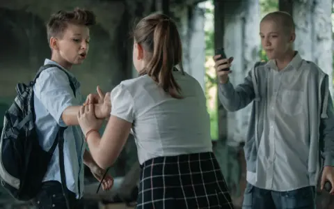 Plac zabaw film czym inspirowany – dramatyczna prawda za fabułą