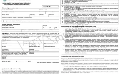 Formulario del Ayuntamiento de Barberà del Vallès para la comunicación previa de primera utilización y ocupación de un edificio, solicitando la **cédula de habitabilidad**.