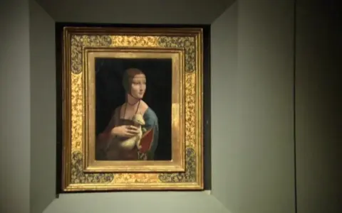Dama z łasiczką, obraz Leonarda da Vinci, prezentuje młodą kobietę trzymającą w ramionach białego zwierzątko.