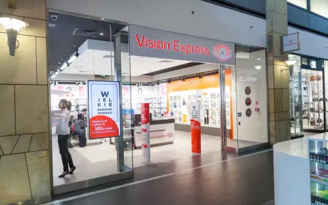 Zarobki optyka w Vision Express: Ile naprawdę zarobisz?